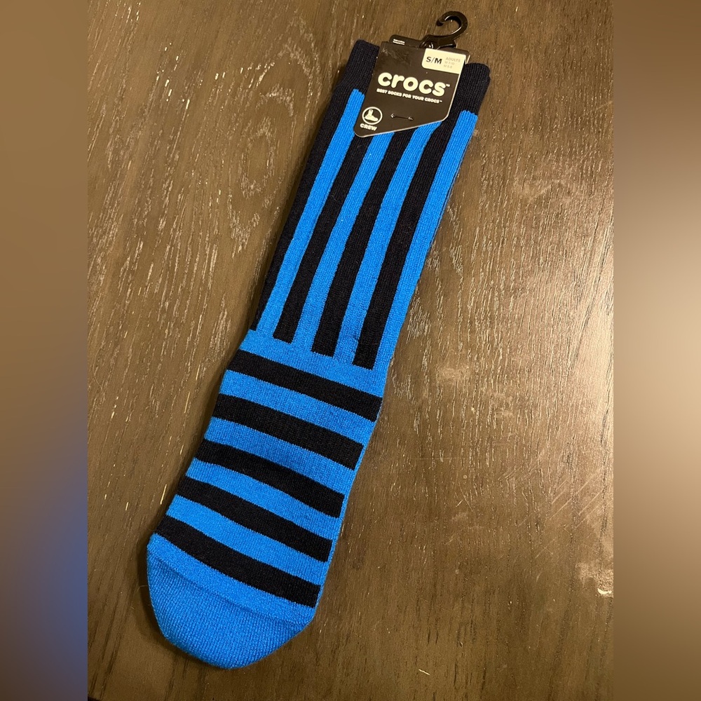 CROCS Unisex Blue and Black Striped Crew Socks